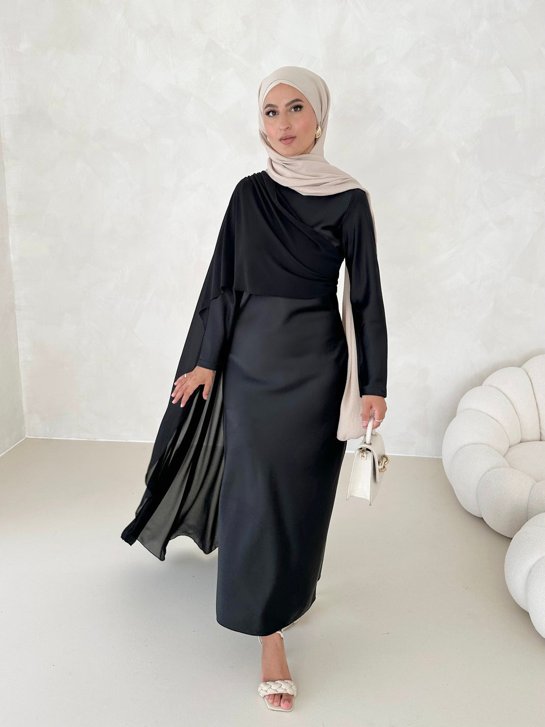 Robe Inaya